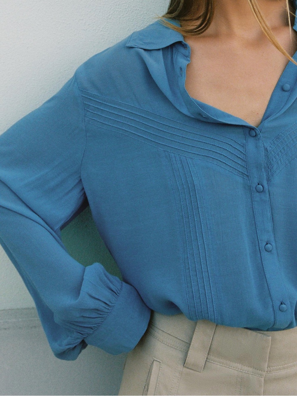 Zara Flowy Pintuck Secretary Vacation Button 100% Viscose Shirt Blue Size L NWT